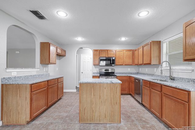 2722 BRIGHTON PARK, Converse, TX 78109