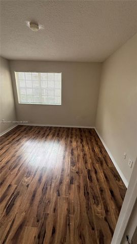 220 SW 116th Ave 15-206, Pembroke Pines, FL 33025