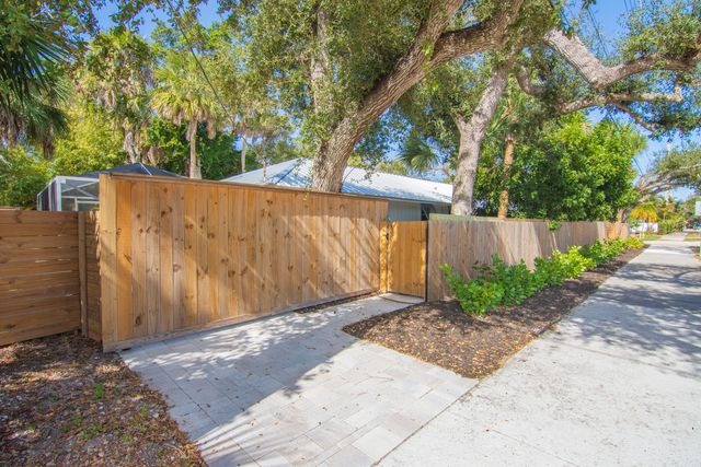 670 Cypress Road, Vero Beach, FL 32963