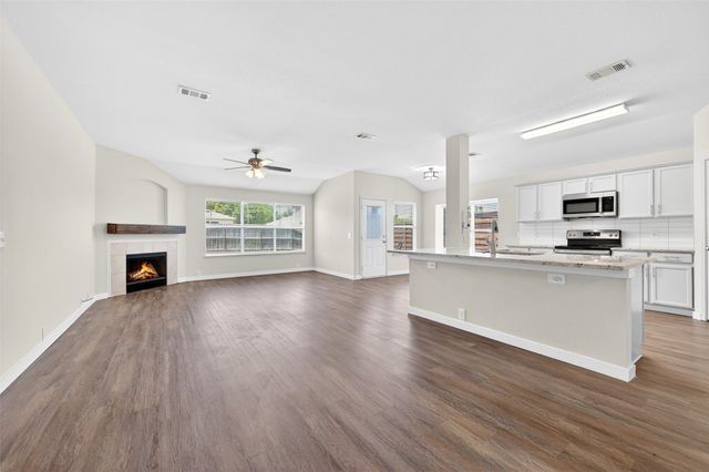 4008 Vinyard Way, Denton, TX 76226