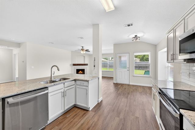 4008 Vinyard Way, Denton, TX 76226