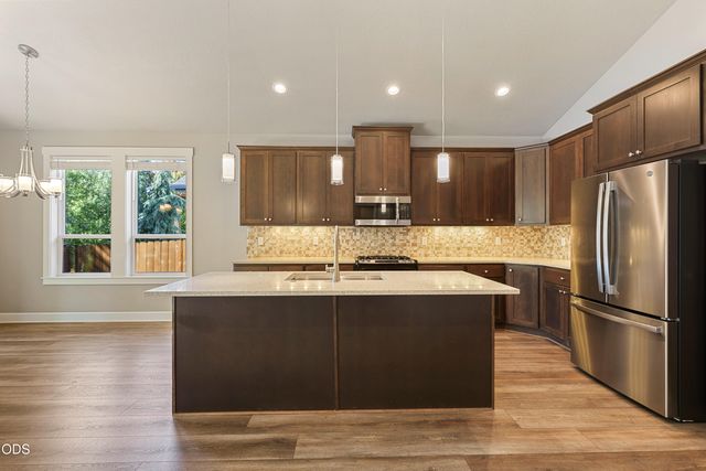 1646 NW Upas Avenue, Redmond, OR 97756