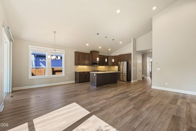 1646 NW Upas Avenue, Redmond, OR 97756