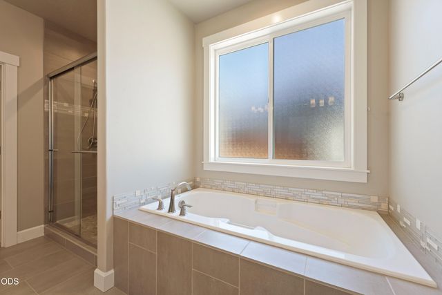 1646 NW Upas Avenue, Redmond, OR 97756
