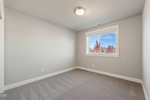 1646 NW Upas Avenue, Redmond, OR 97756