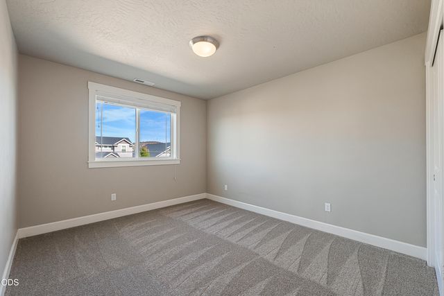 1646 NW Upas Avenue, Redmond, OR 97756
