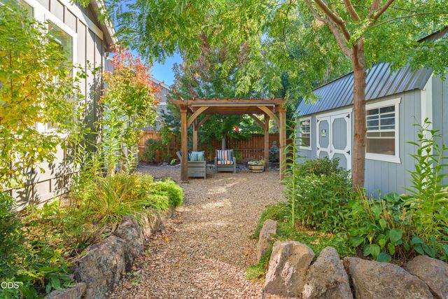 1646 NW Upas Avenue, Redmond, OR 97756