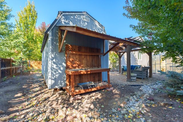 1646 NW Upas Avenue, Redmond, OR 97756
