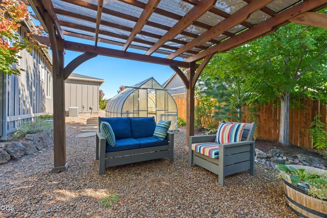 1646 NW Upas Avenue, Redmond, OR 97756