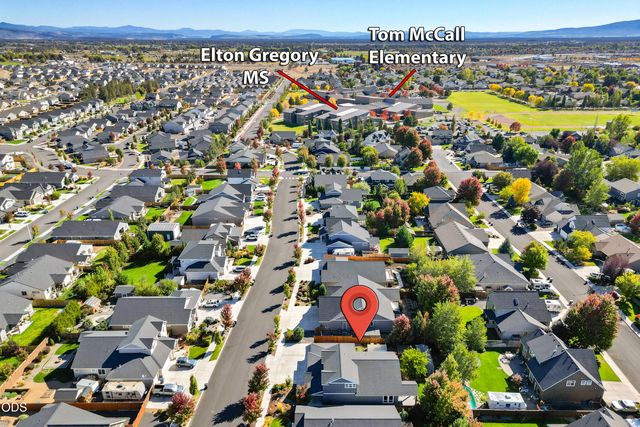 1646 NW Upas Avenue, Redmond, OR 97756