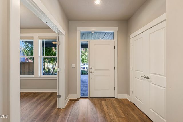 1646 NW Upas Avenue, Redmond, OR 97756