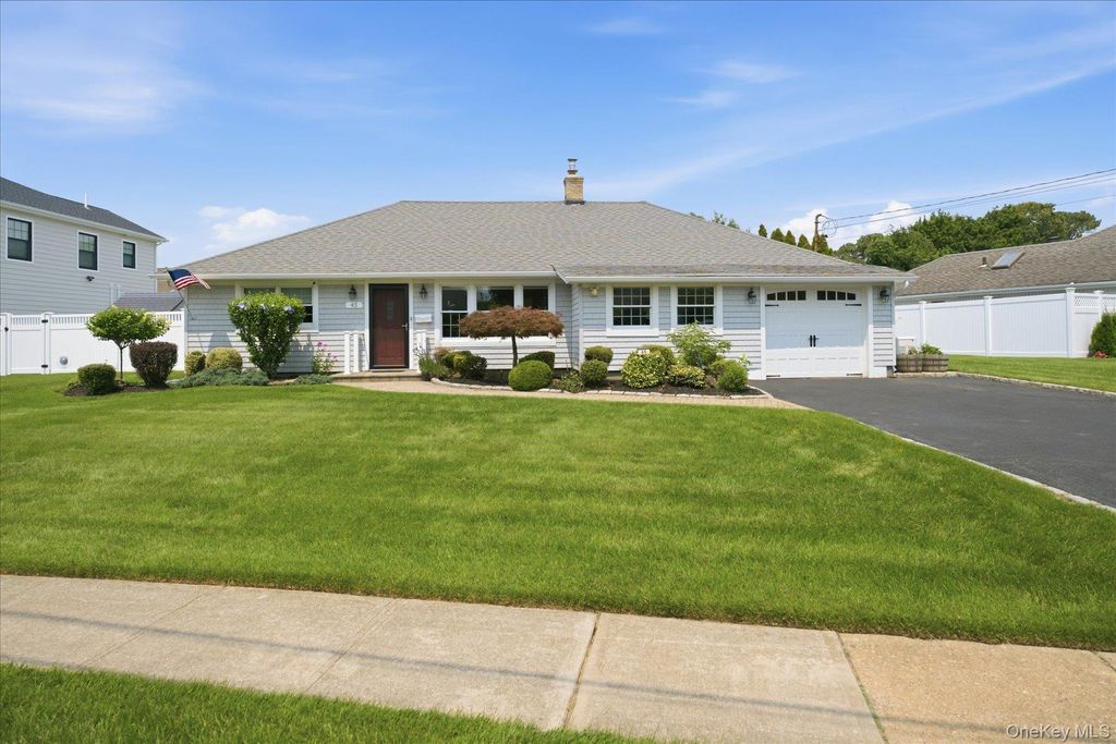 45 Polo Road, Massapequa, NY 11758 — exterior