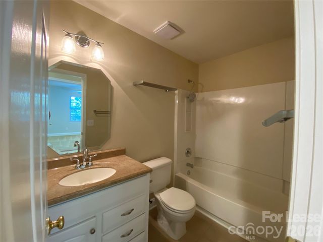 9513 Wilson Hall Drive, Charlotte, NC 28277