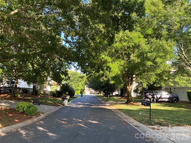 9513 Wilson Hall Drive, Charlotte, NC 28277