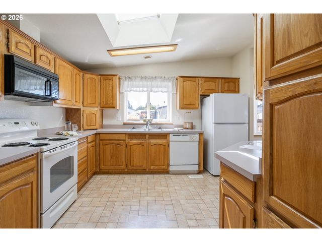 3700 BABCOCK Ln 87, Eugene, OR 97401