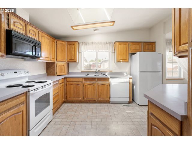 3700 BABCOCK Ln 87, Eugene, OR 97401