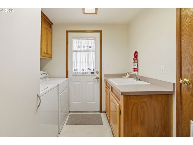 3700 BABCOCK Ln 87, Eugene, OR 97401