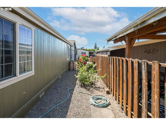 3700 BABCOCK Ln 87, Eugene, OR 97401