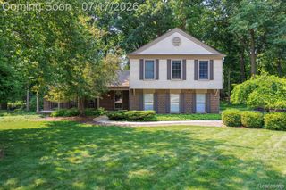 1648 Kilburn Road N, Rochester Hills, MI 48306