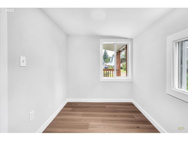 328 18TH Ave, Longview, WA 98632