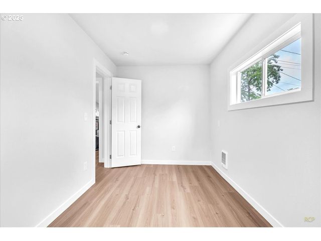 328 18TH Ave, Longview, WA 98632