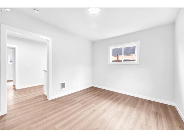328 18TH Ave, Longview, WA 98632