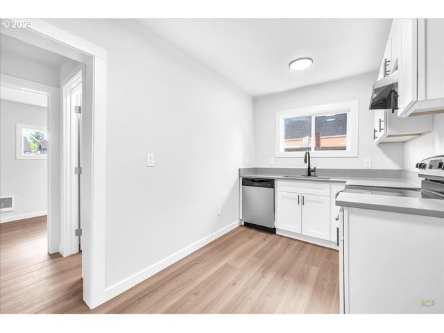 328 18TH Ave, Longview, WA 98632