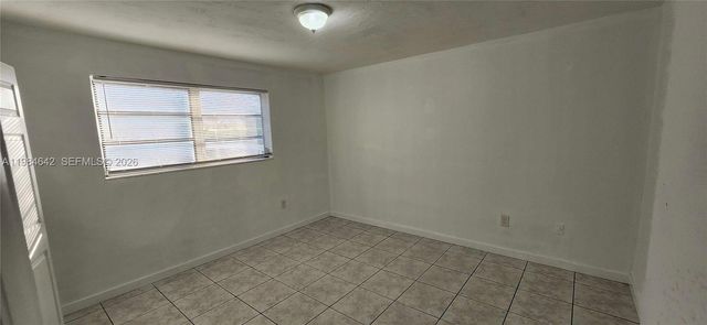 111 NW 152nd St 13, Miami, FL 33169