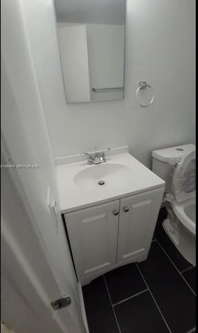 111 NW 152nd St 13, Miami, FL 33169