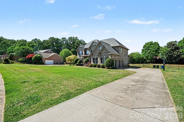 7233 Mcewen Place, Mint Hill, NC 28227