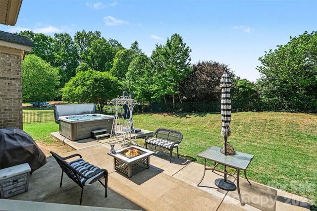 7233 Mcewen Place, Mint Hill, NC 28227