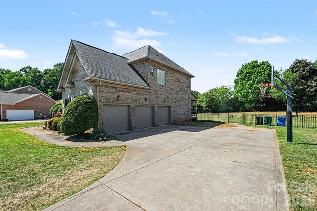 7233 Mcewen Place, Mint Hill, NC 28227