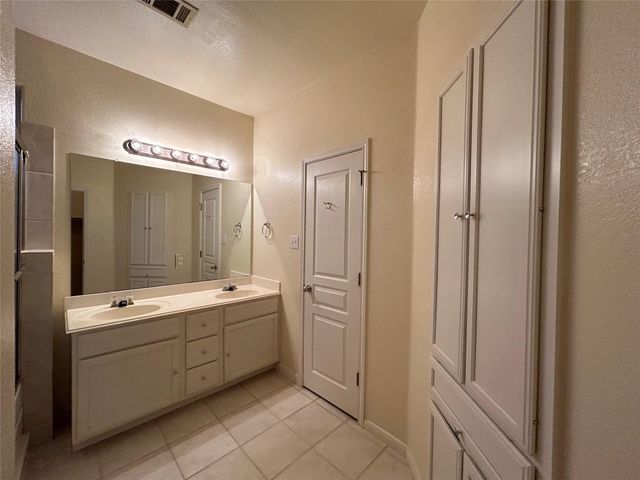 4620 W William Cannon DR 5, Austin, TX 78749