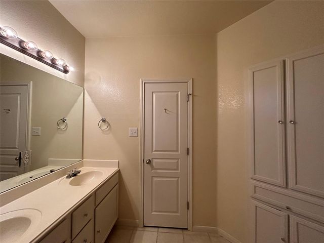4620 W William Cannon DR 5, Austin, TX 78749