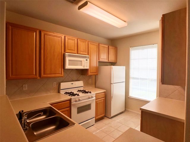 4620 W William Cannon DR 5, Austin, TX 78749