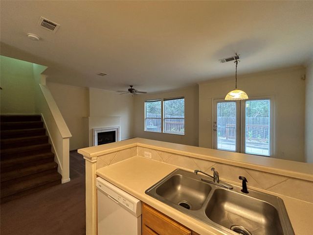 4620 W William Cannon DR 5, Austin, TX 78749