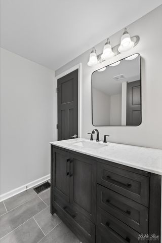 4405 Greenwood Road, Woodstock, IL 60098