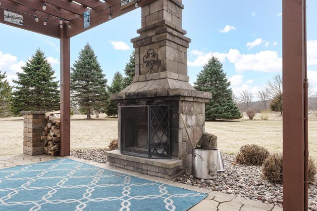 2394 Wildlife COURT, Richfield, WI 53076