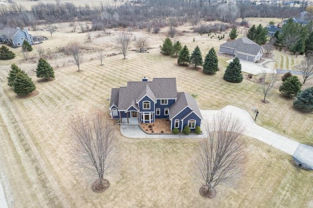 2394 Wildlife COURT, Richfield, WI 53076