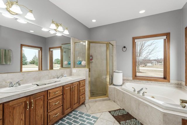 2394 Wildlife COURT, Richfield, WI 53076