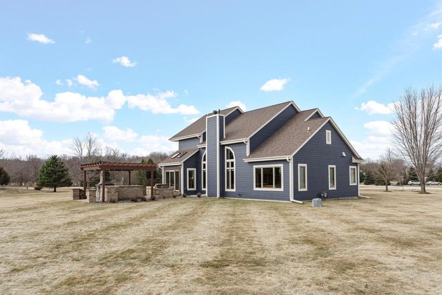 2394 Wildlife COURT, Richfield, WI 53076