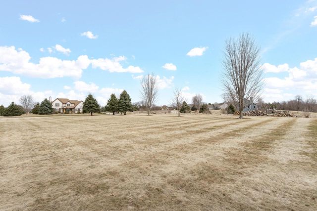 2394 Wildlife COURT, Richfield, WI 53076