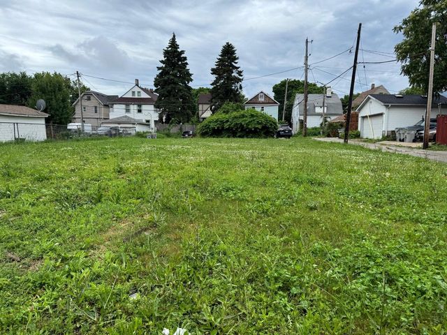 223 N 33RD STREET, Milwaukee, WI 53208