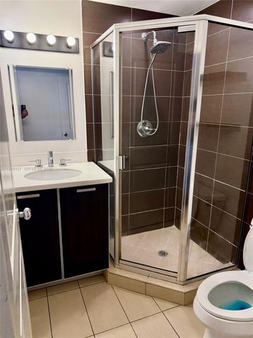 611 11th St 104, Miami Beach, FL 33139