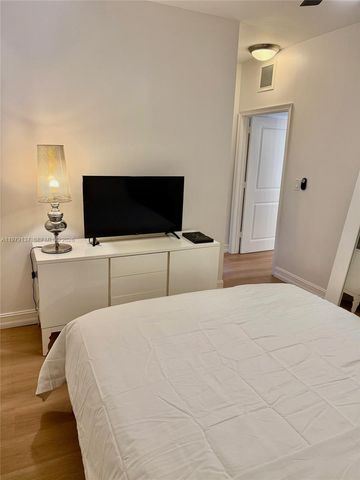 611 11th St 104, Miami Beach, FL 33139