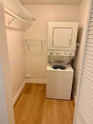 611 11th St 104, Miami Beach, FL 33139