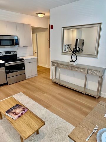 611 11th St 104, Miami Beach, FL 33139