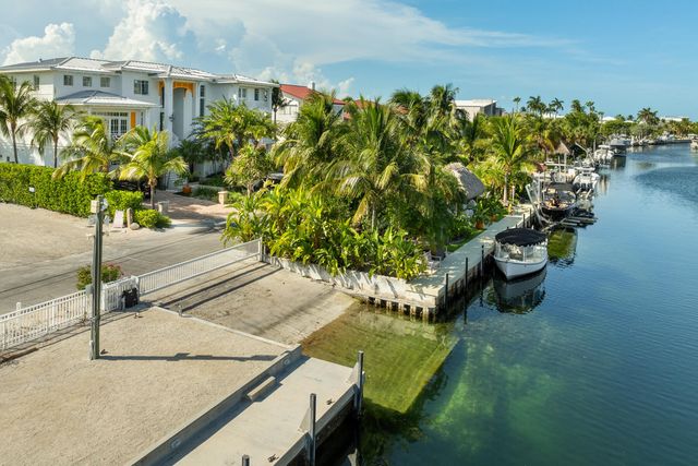 W 88 Plaza Del Lago, Lower Matecumbe, FL 33036