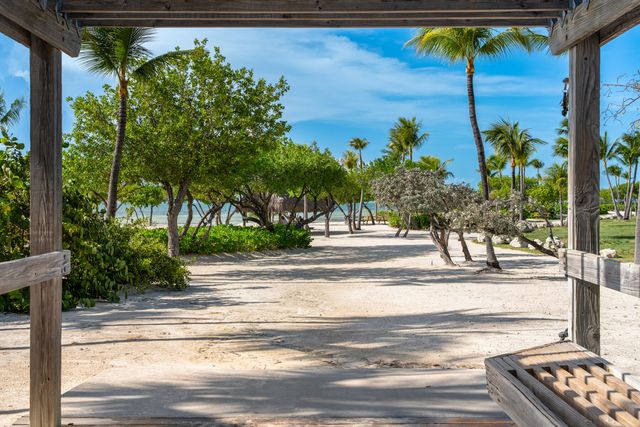 W 88 Plaza Del Lago, Lower Matecumbe, FL 33036