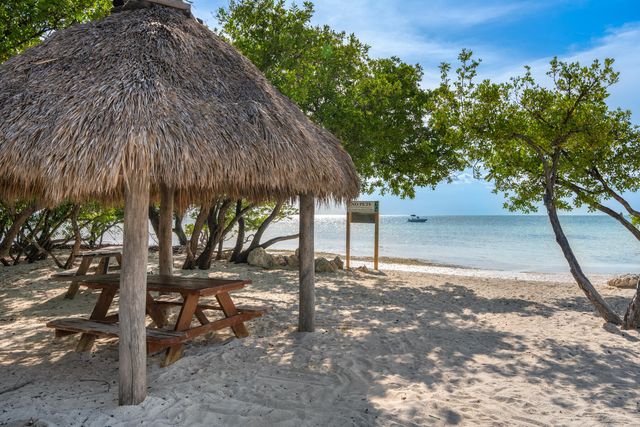 W 88 Plaza Del Lago, Lower Matecumbe, FL 33036